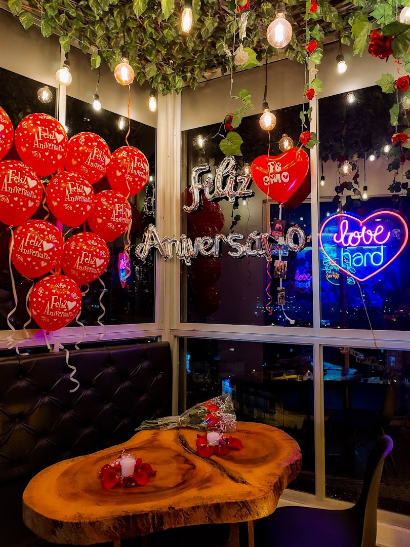 La Shiraka: restaurant atmosphere and decor