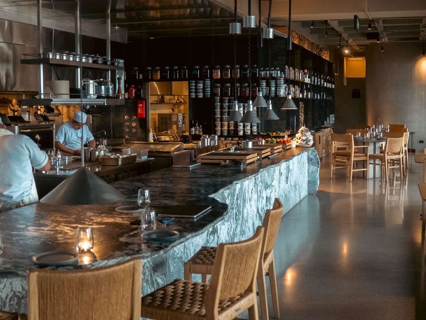Espíritu: professional shot of restaurant interior