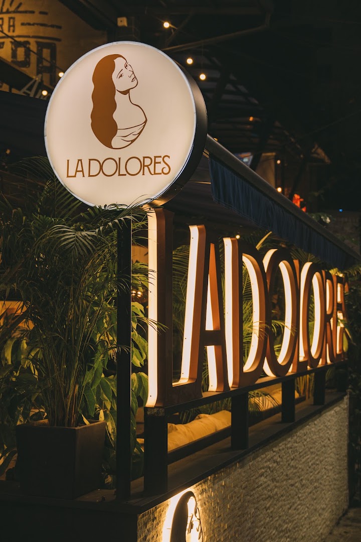 La Dolores: attractive, professional exterior signage photo