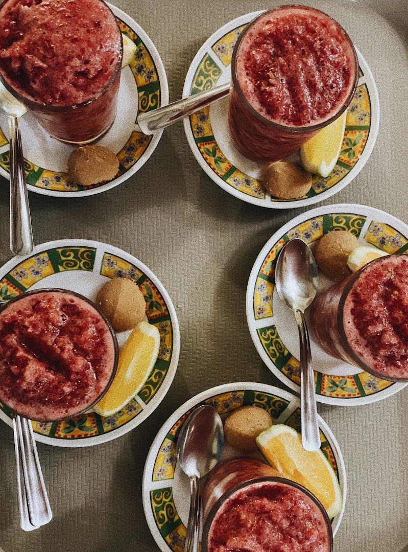 Mora Castilla: appetizing, high-quality breakfast food photo