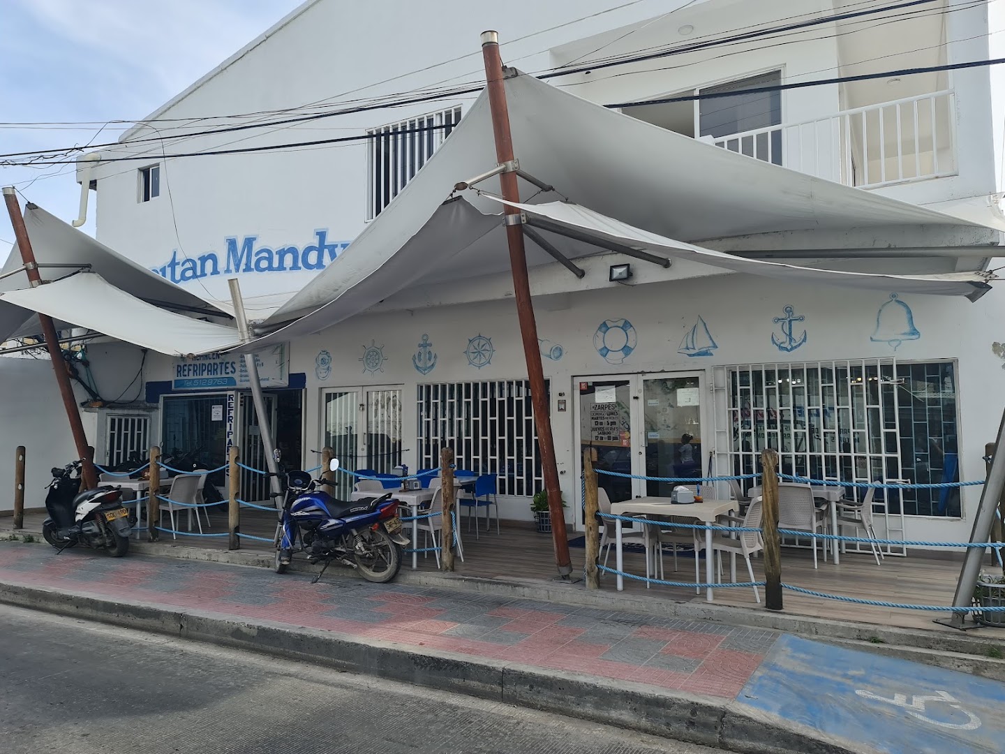 Capitán Mandy: clear exterior view of restaurant