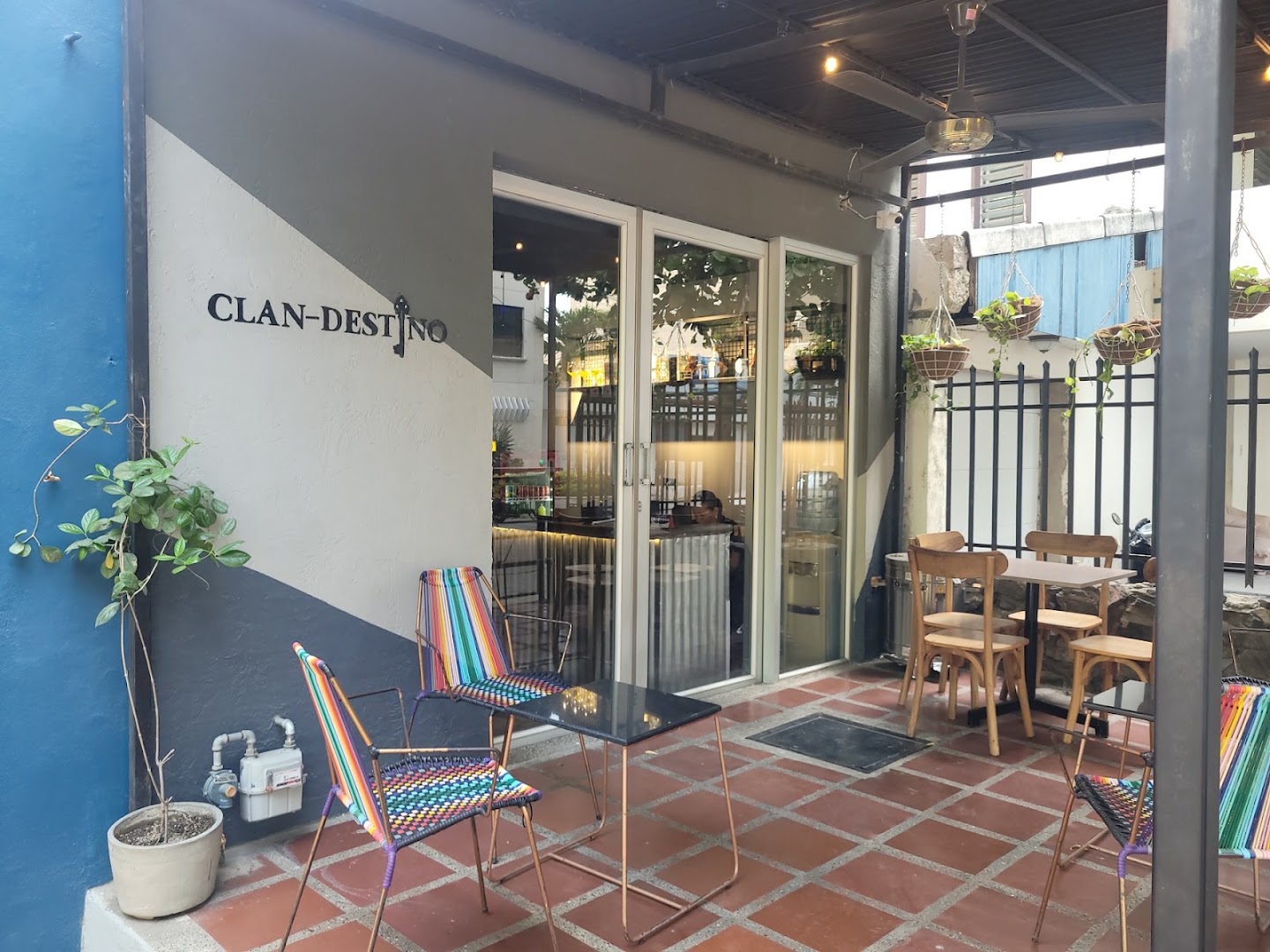 Clan Destino: clear, inviting photo of venue
