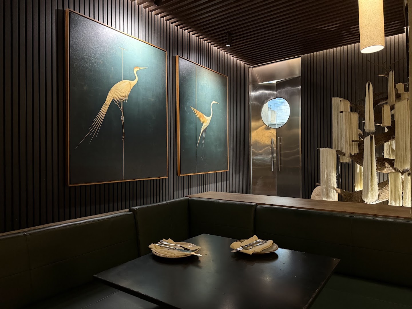 Shio Asian Kitchen: professional interior atmosphere shot