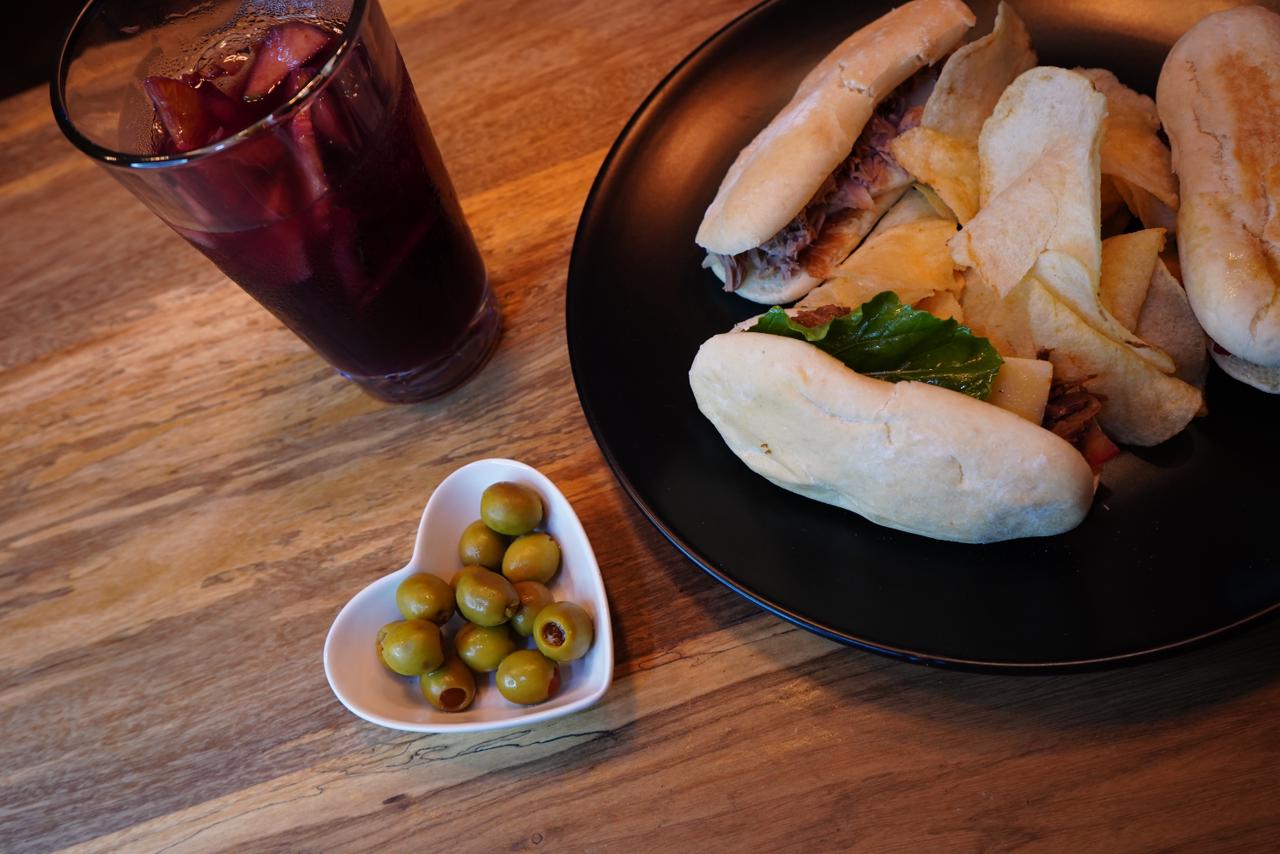 Alma Gitana: appetizing food and drink photo
