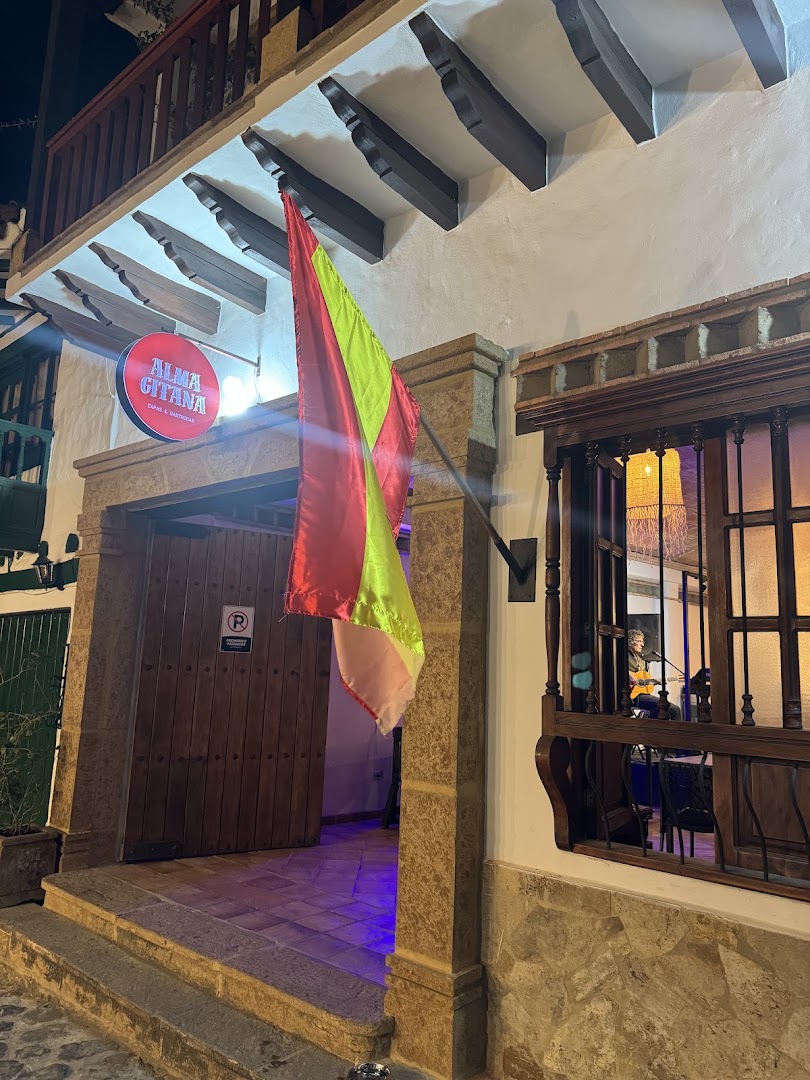 Alma Gitana: inviting exterior with clear branding