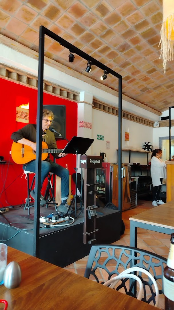 Alma Gitana: live music atmosphere well