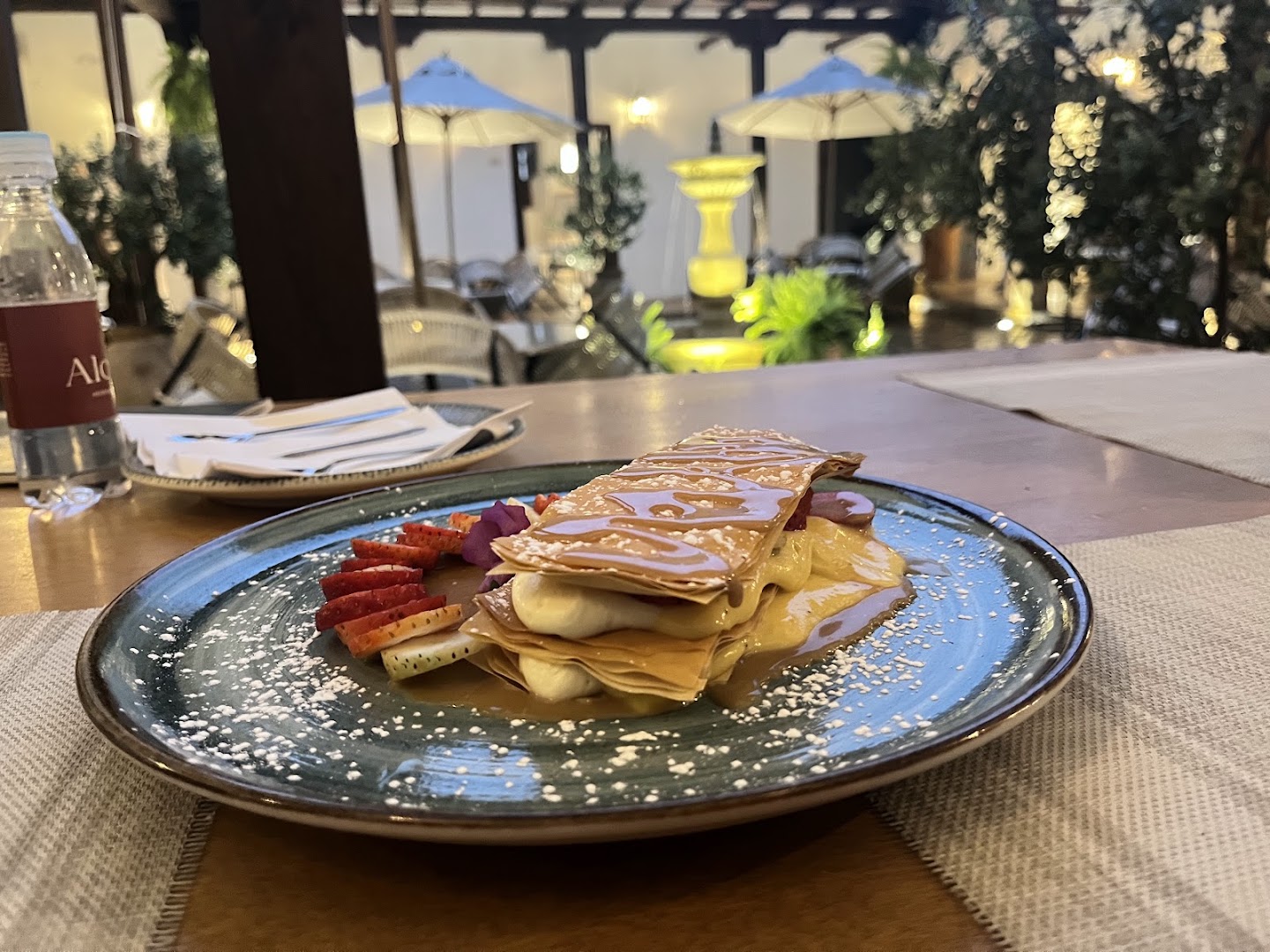 Mercé: appetizing food photo in setting