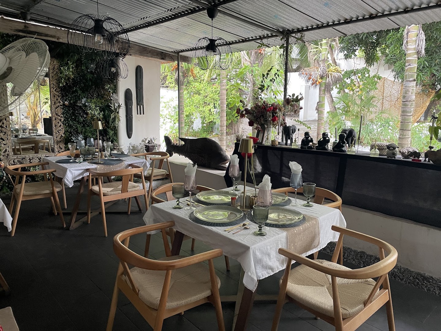 Café Dhow: inviting and well-composed restaurant interior