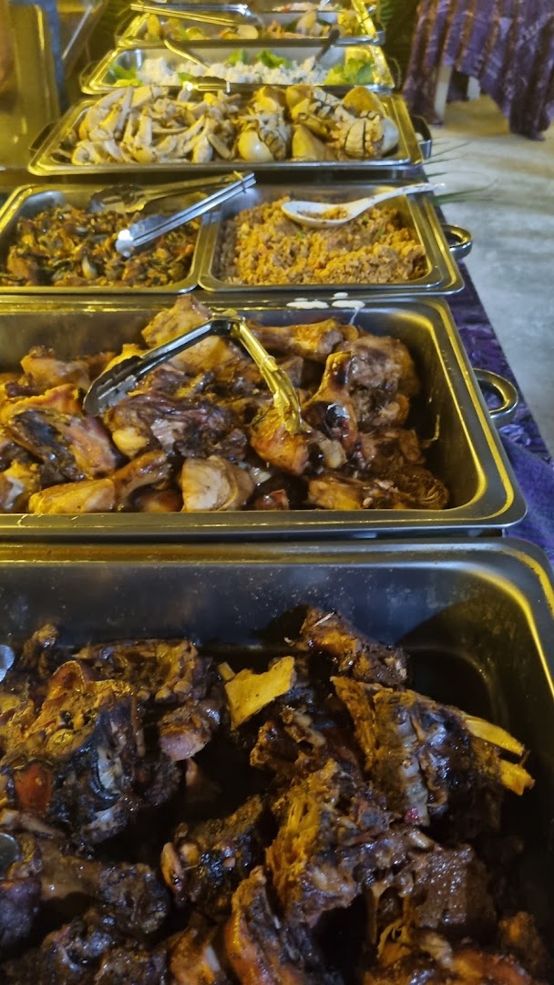 Aunty Odee'z: appetizing display of restaurant food