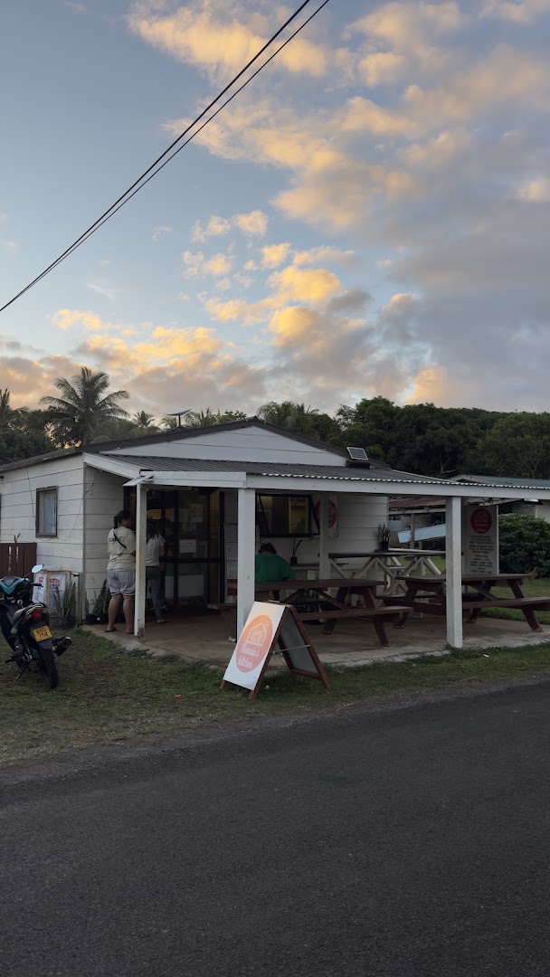 Manuia's Kitchen: clear exterior shot of restaurant