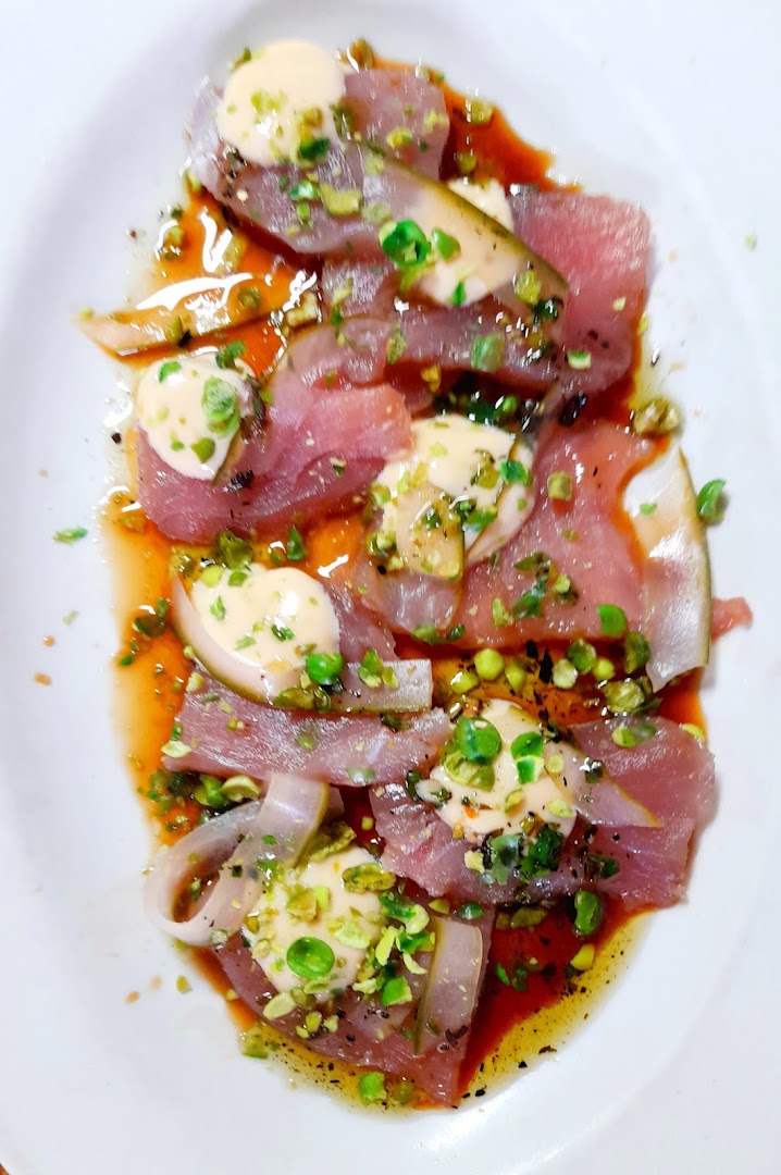 Hula Bar: appetizing, high-quality food photography
