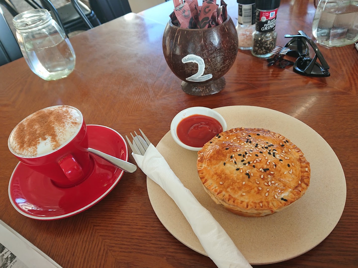 Soul Cafe: appetizing food and drink presentation