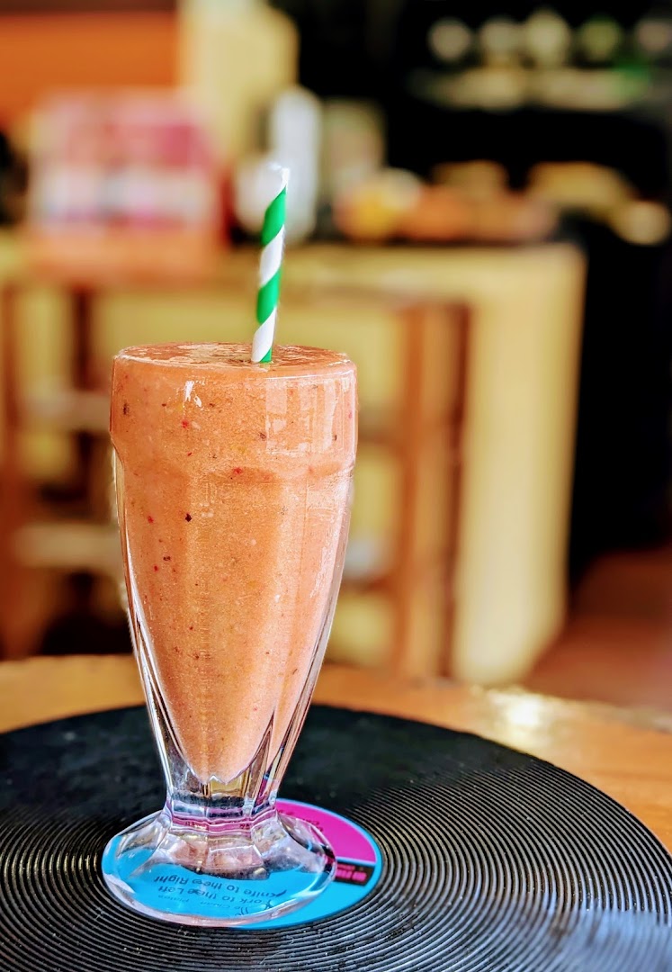 The Cafe: appealing, high-quality drink photo