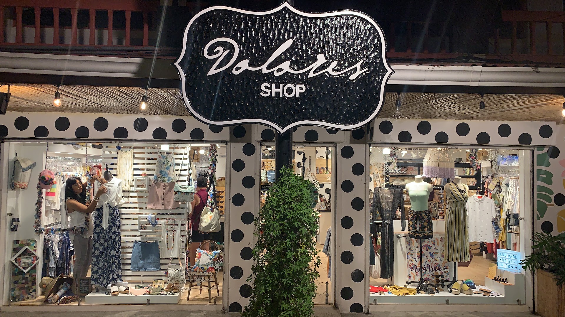 Dolores Shop: clear, inviting storefront photo
