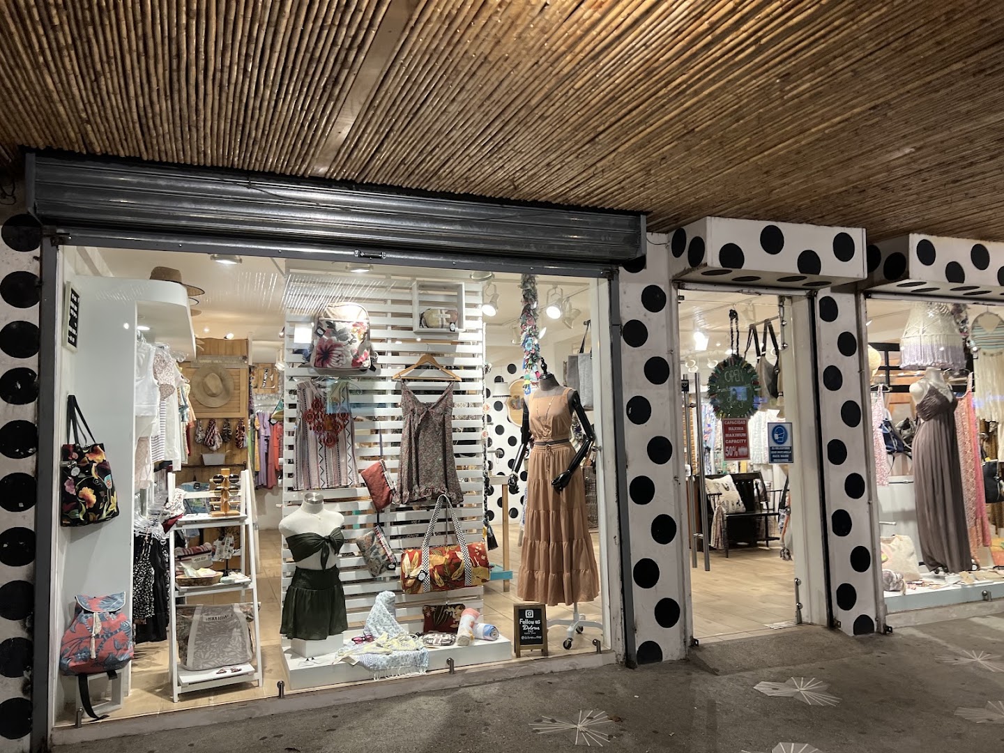 Dolores Shop: clear storefront display photo