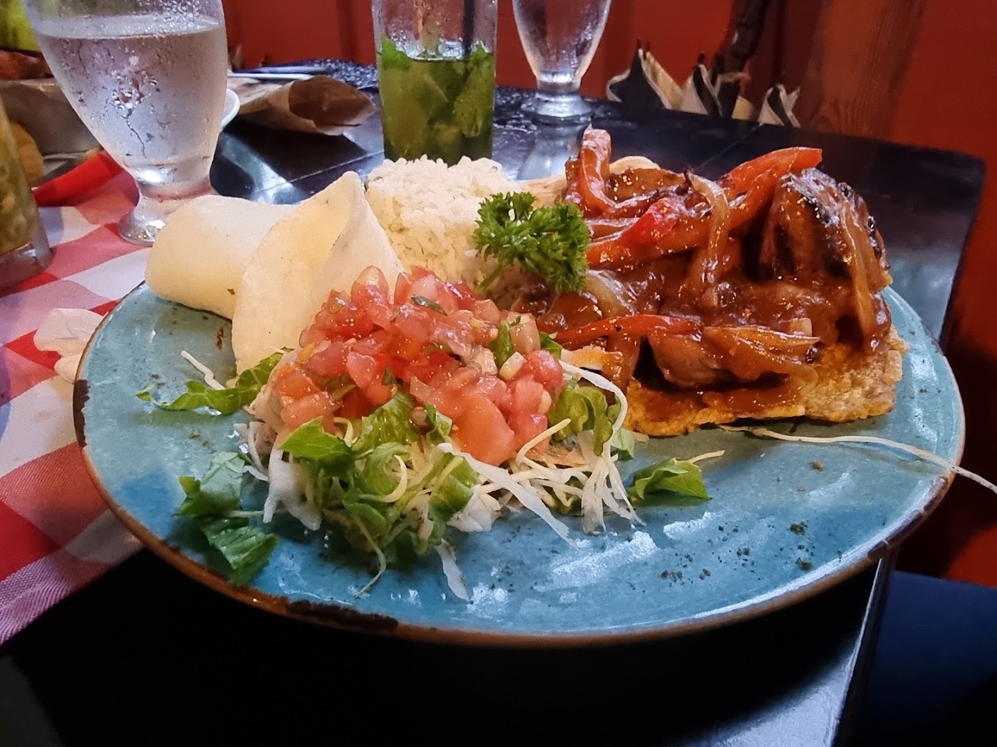 Tiquicia: appetizing photo of restaurant food