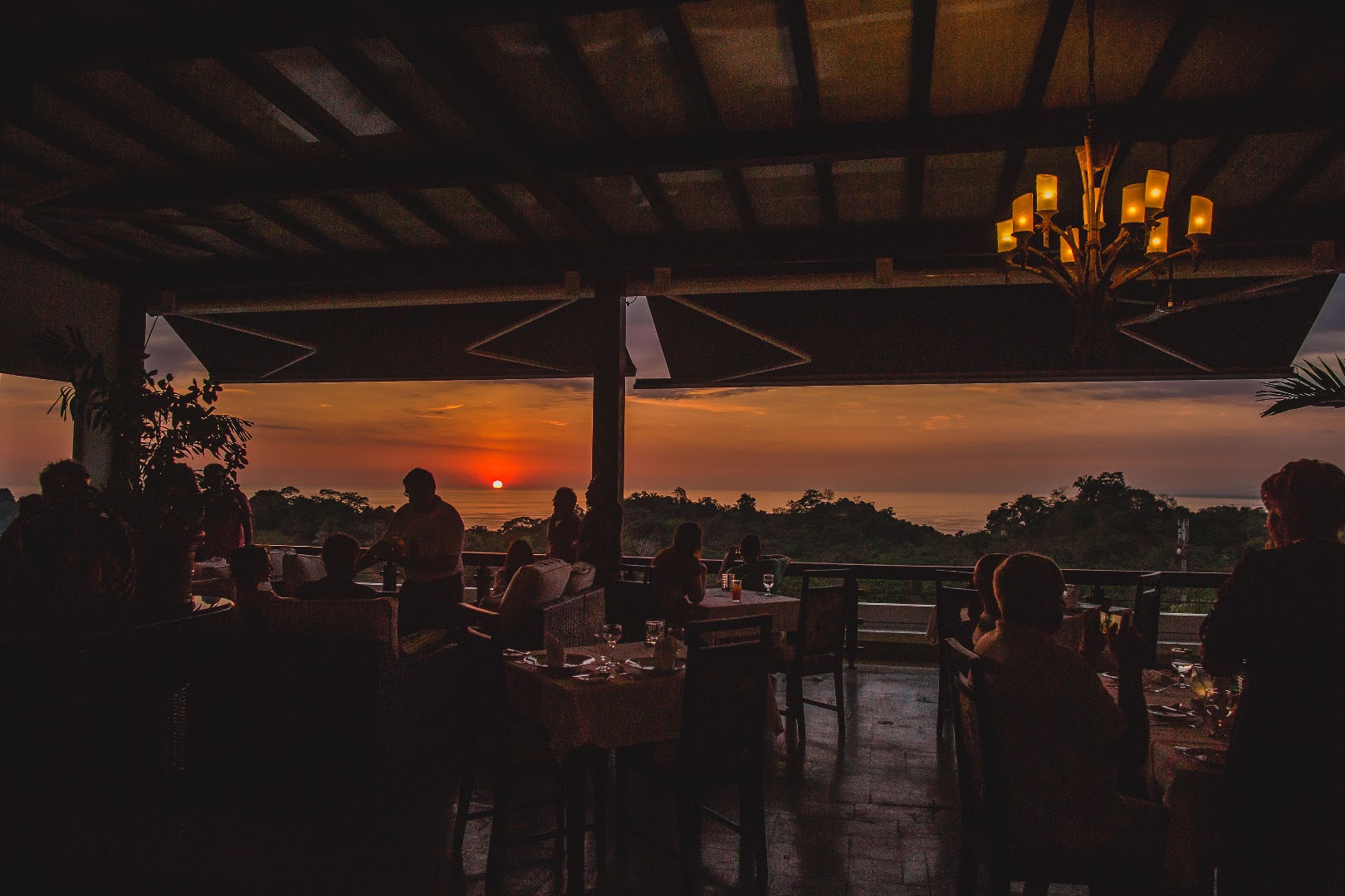 La Luna Restaurant: beautiful atmosphere and sunset view