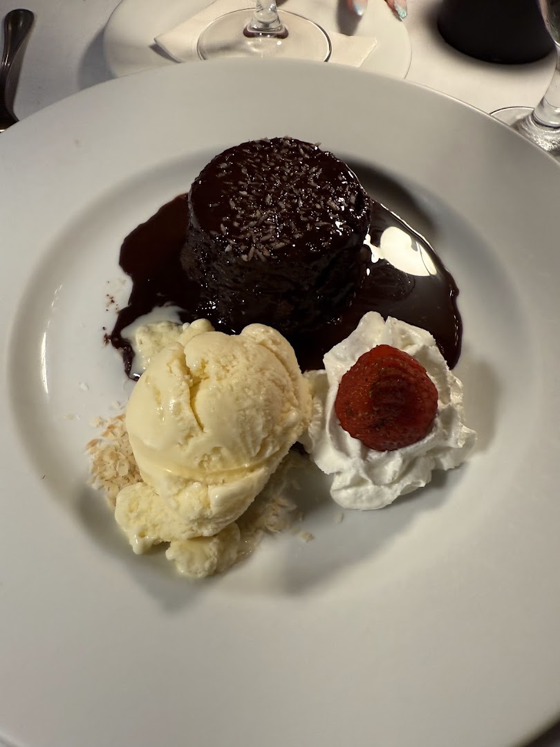 La Luna Restaurant: appetizing photo of restaurant dessert