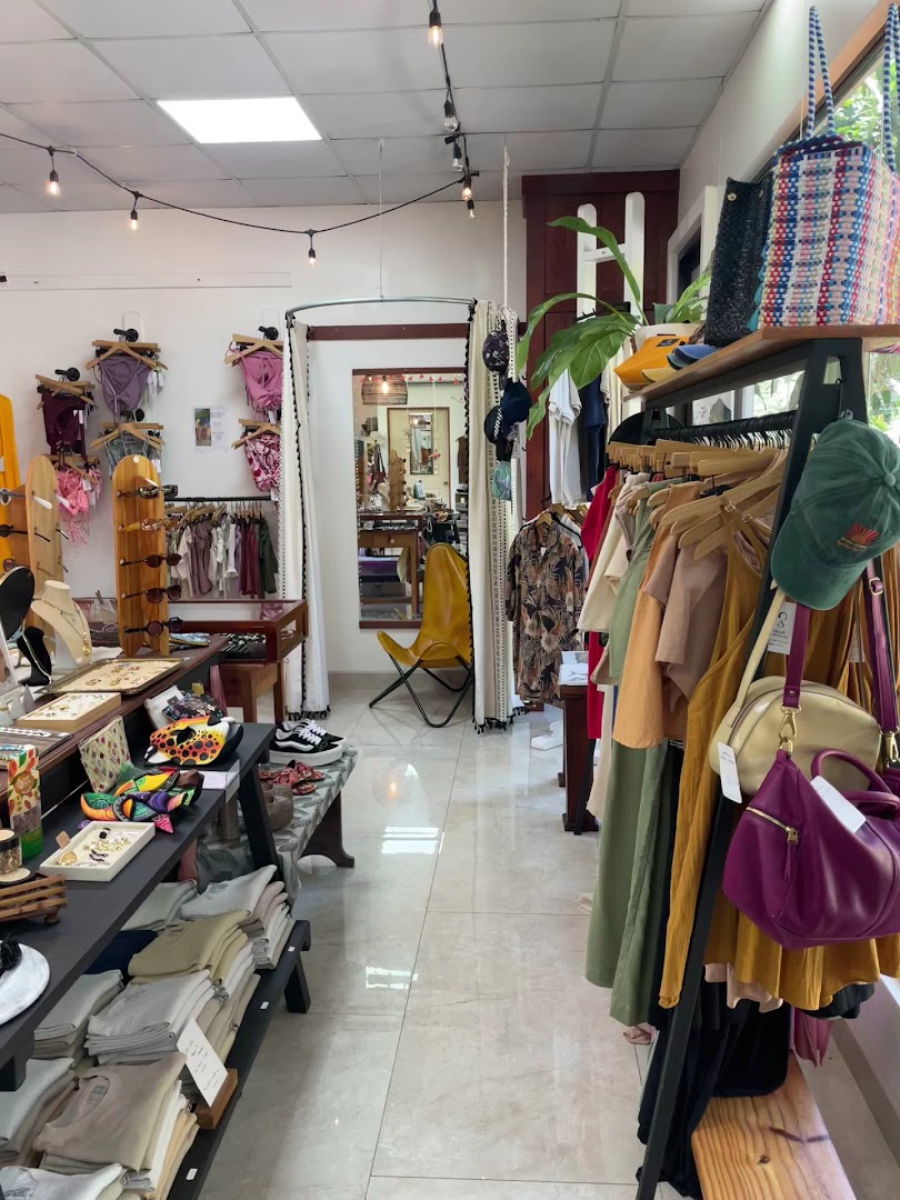 Luna Llena Collectiv: clear shop interior and products