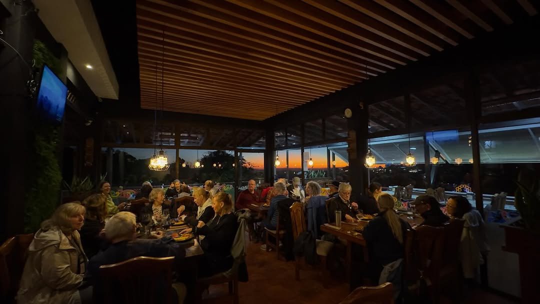Sabor Tico: inviting atmosphere with sunset view