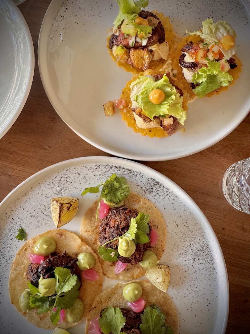 Almar: appetizing, high-quality food photography