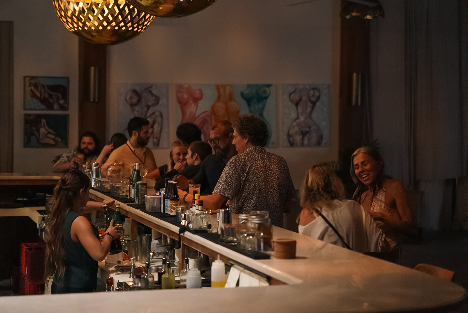 encuentro. Nosara: inviting atmosphere with patrons present