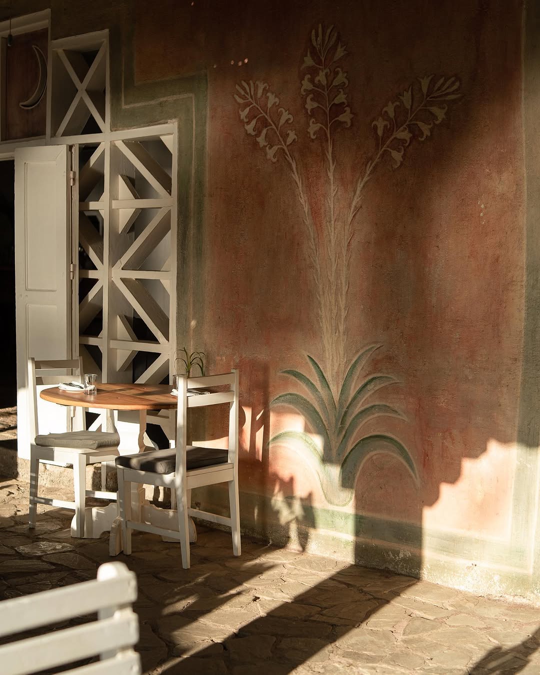La Luna: beautiful atmospheric restaurant terrace shot