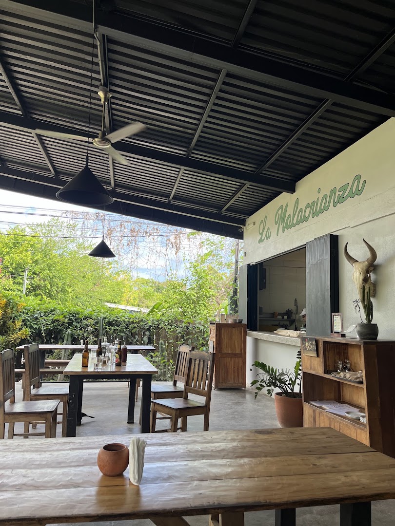 La Malacrianza: inviting and clear restaurant atmosphere