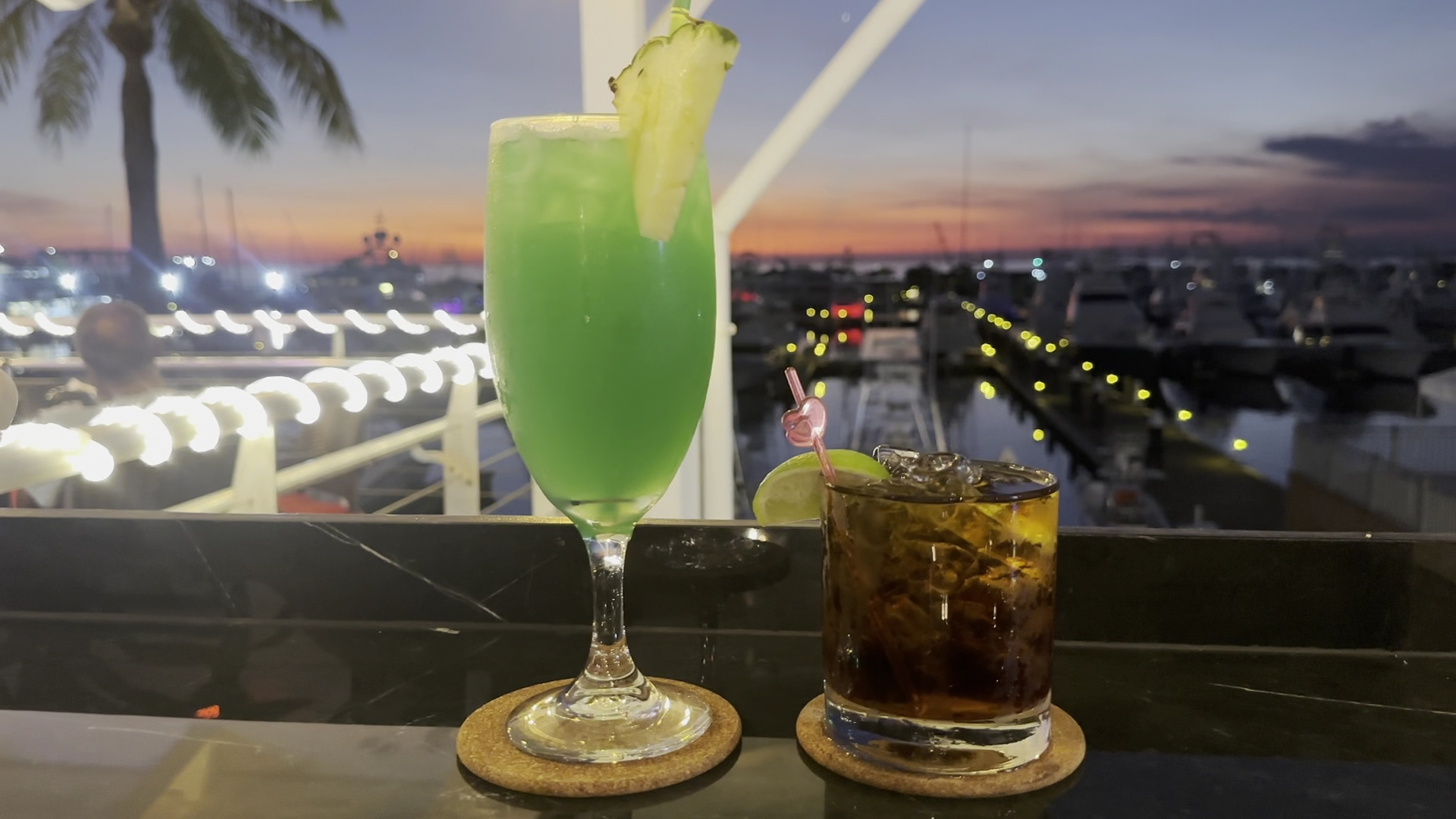 Cuba Libre Restaurant & Bar: appealing drinks with scenic background