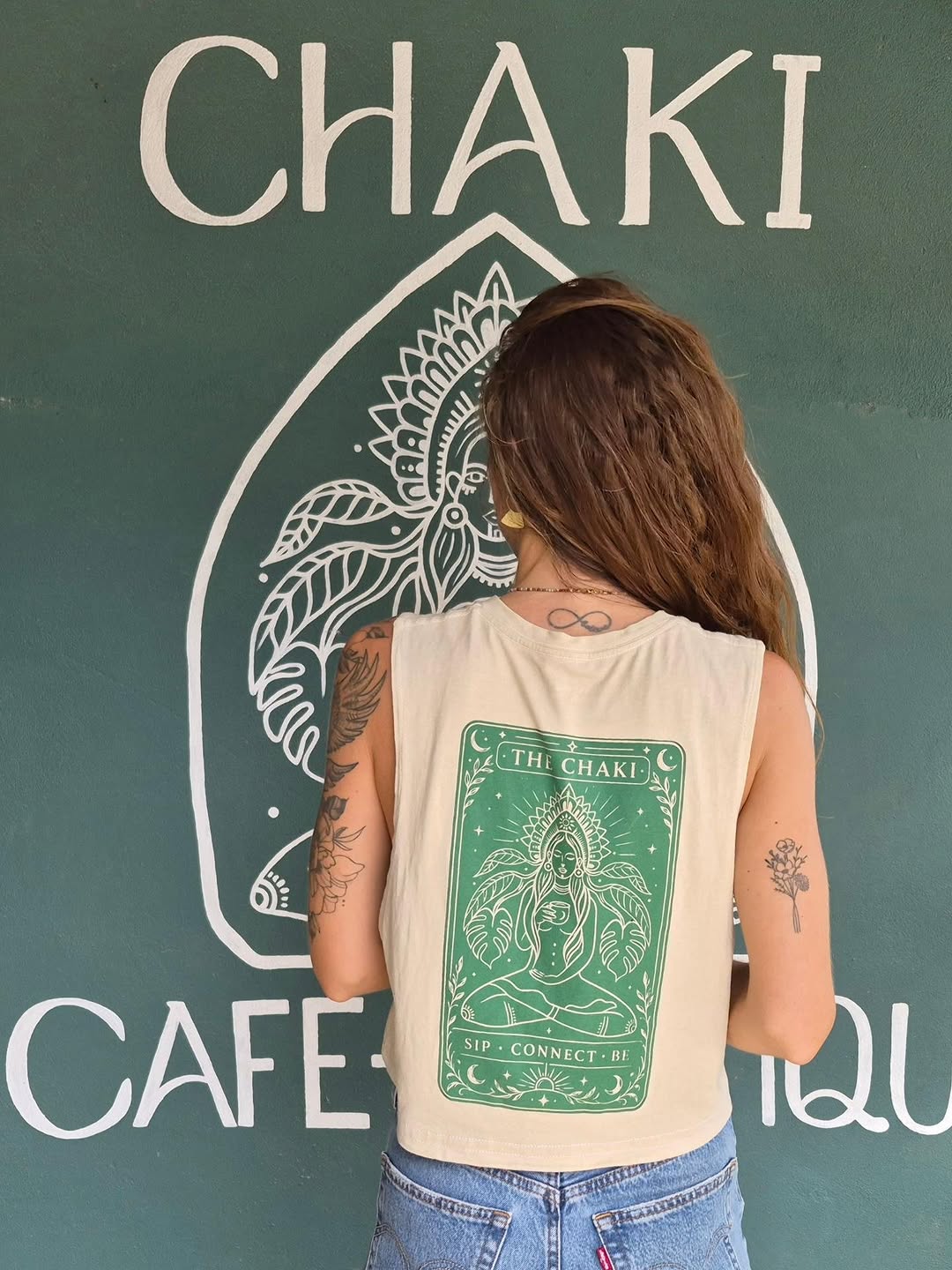Chaki Café & Boutique: shop branding and atmosphere