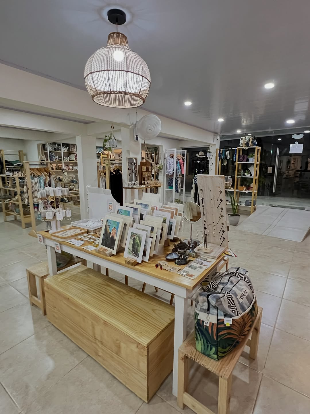 Del Mar Boutique: clear shop interior and products