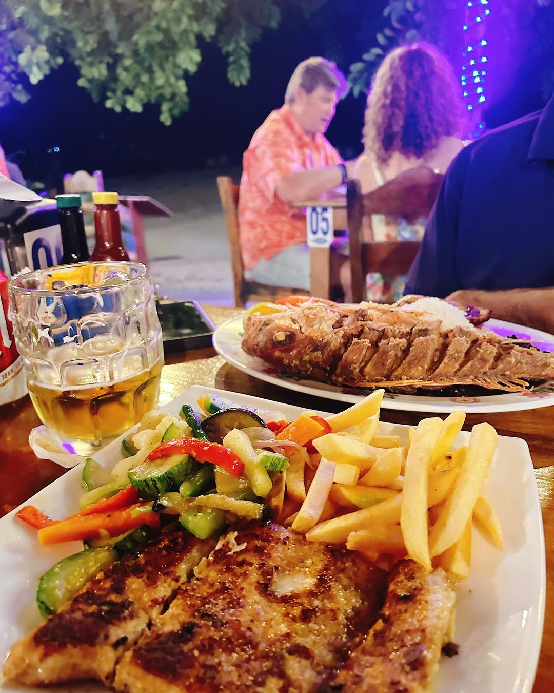Sheriff Rustic: appetizing food and restaurant atmosphere