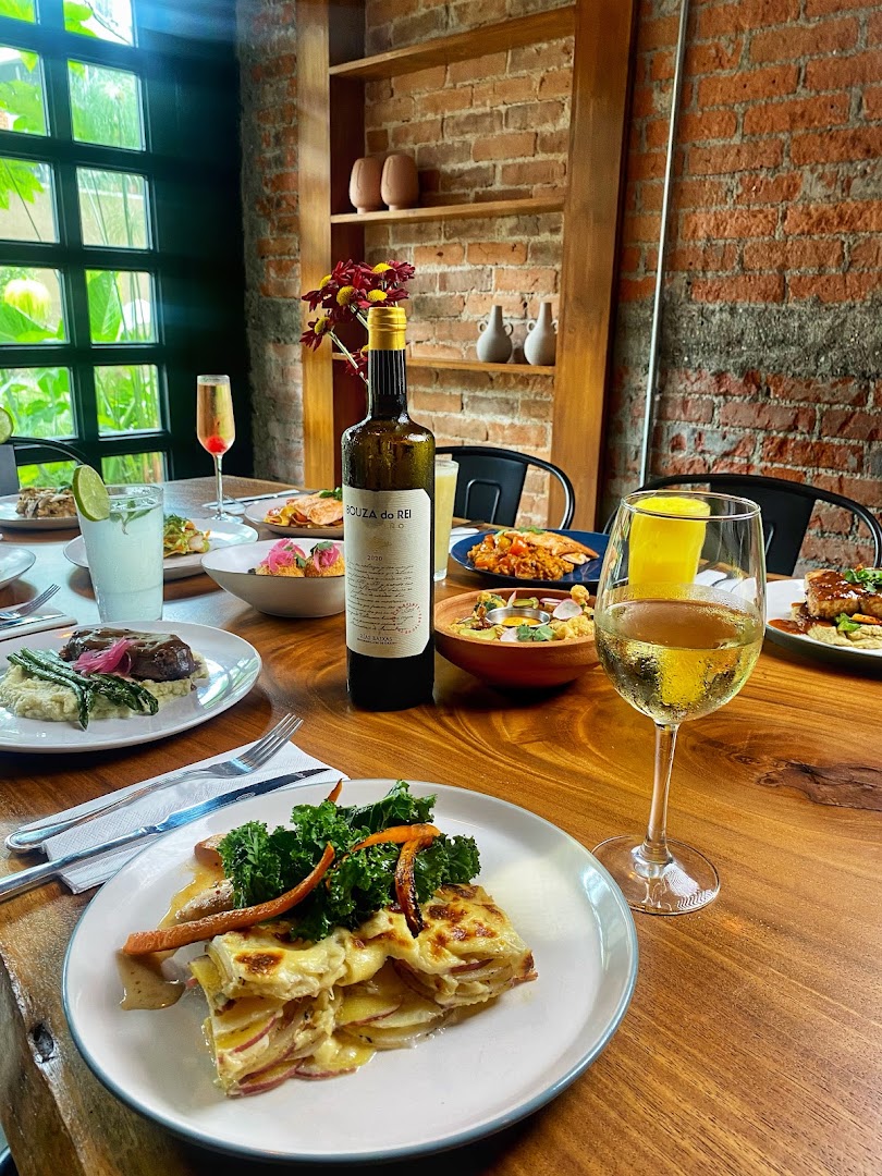 Café Otoya Bistró: appetizing food and inviting atmosphere