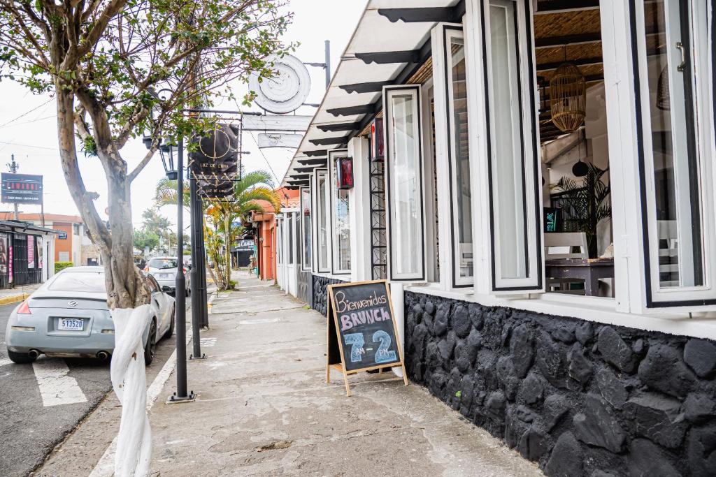 Luz de Luna: inviting exterior view of venue