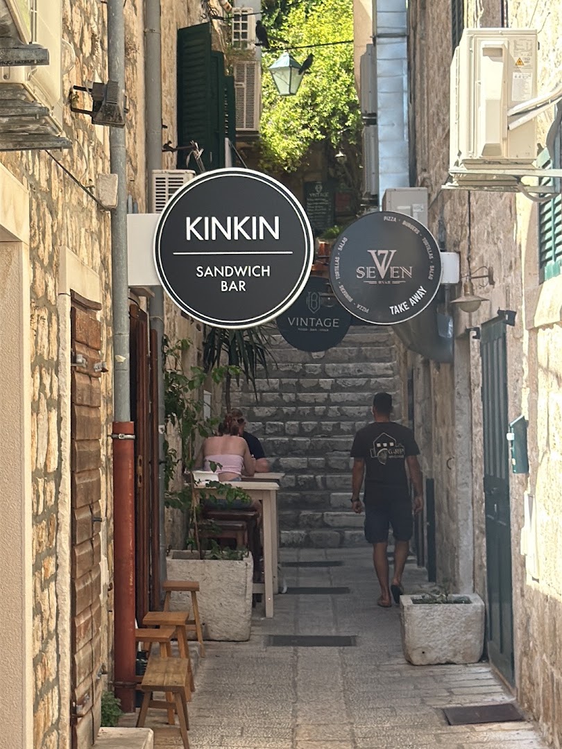 Kinkin: venue atmosphere and location