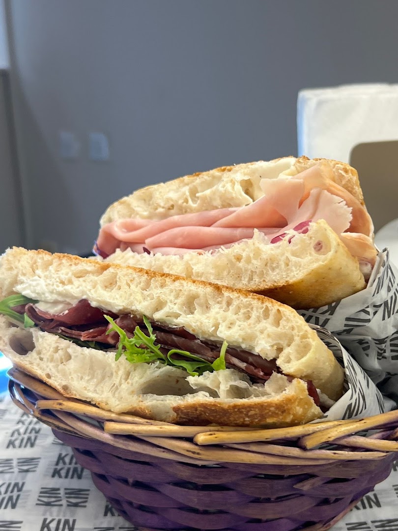Kinkin: appetizing photo of fresh food
