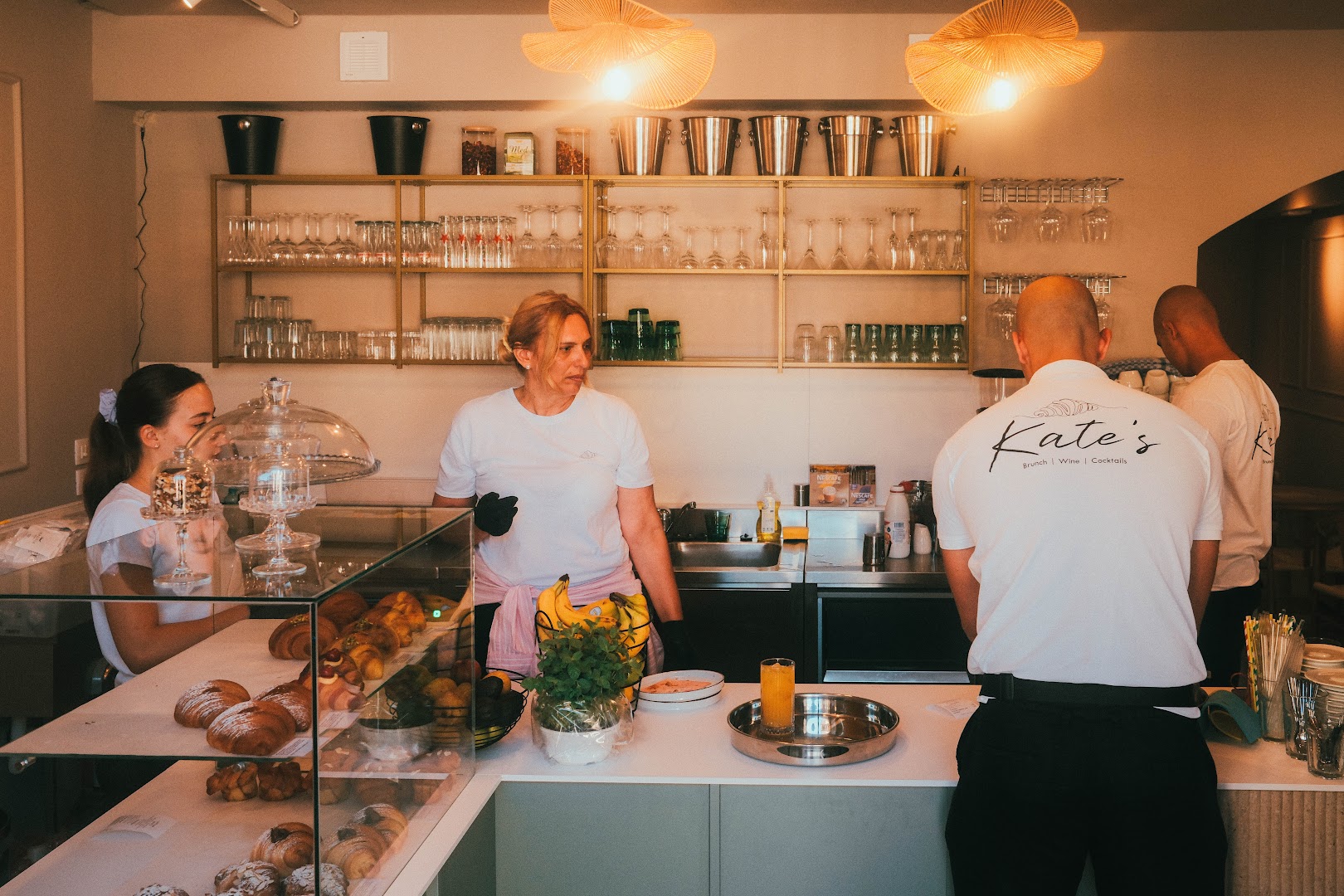 Kate's Bar: professional photo of staff working