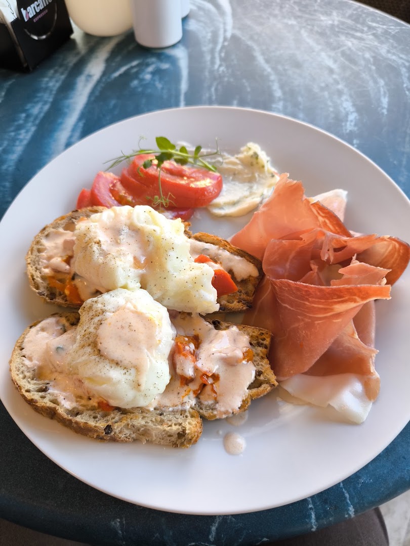 Buffet Sloboda: appetizing and high quality food photo