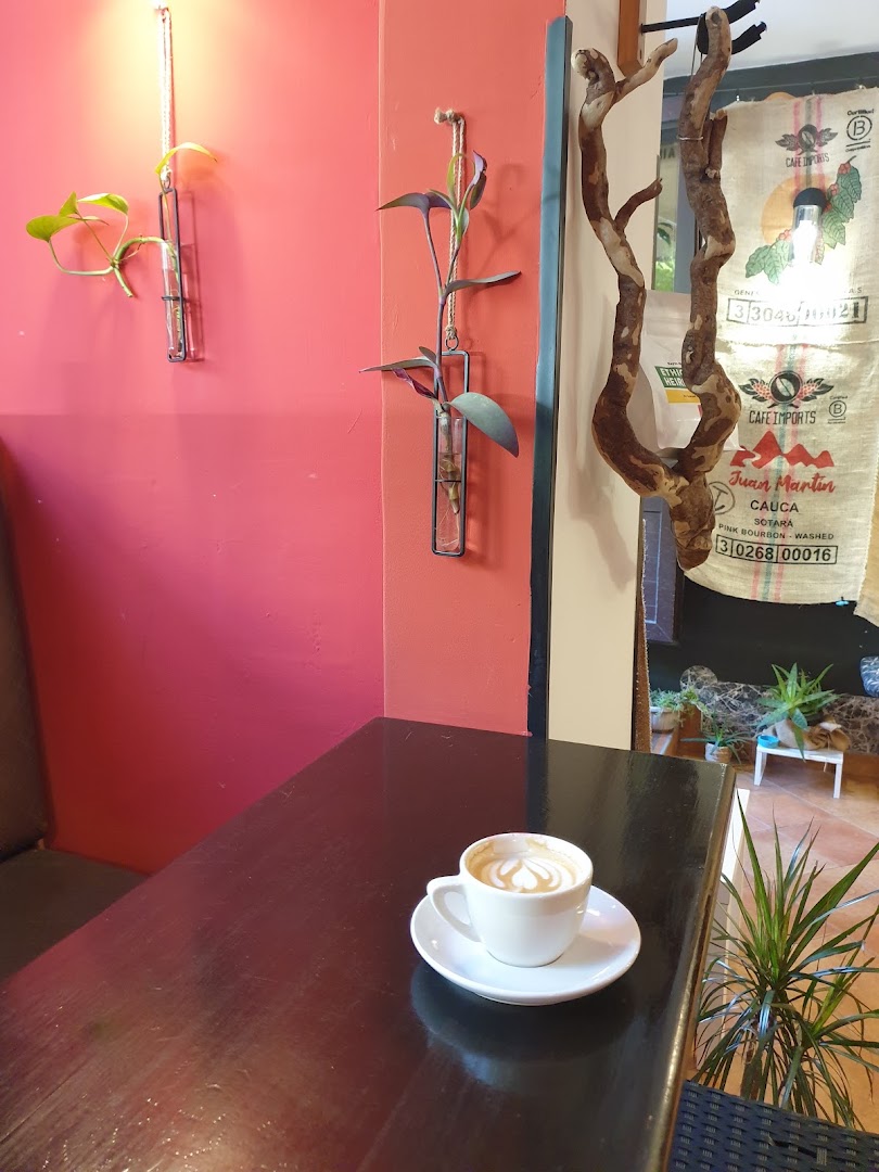 EmJoy Specialty Coffee Shop: attractive coffee shop interior shot
