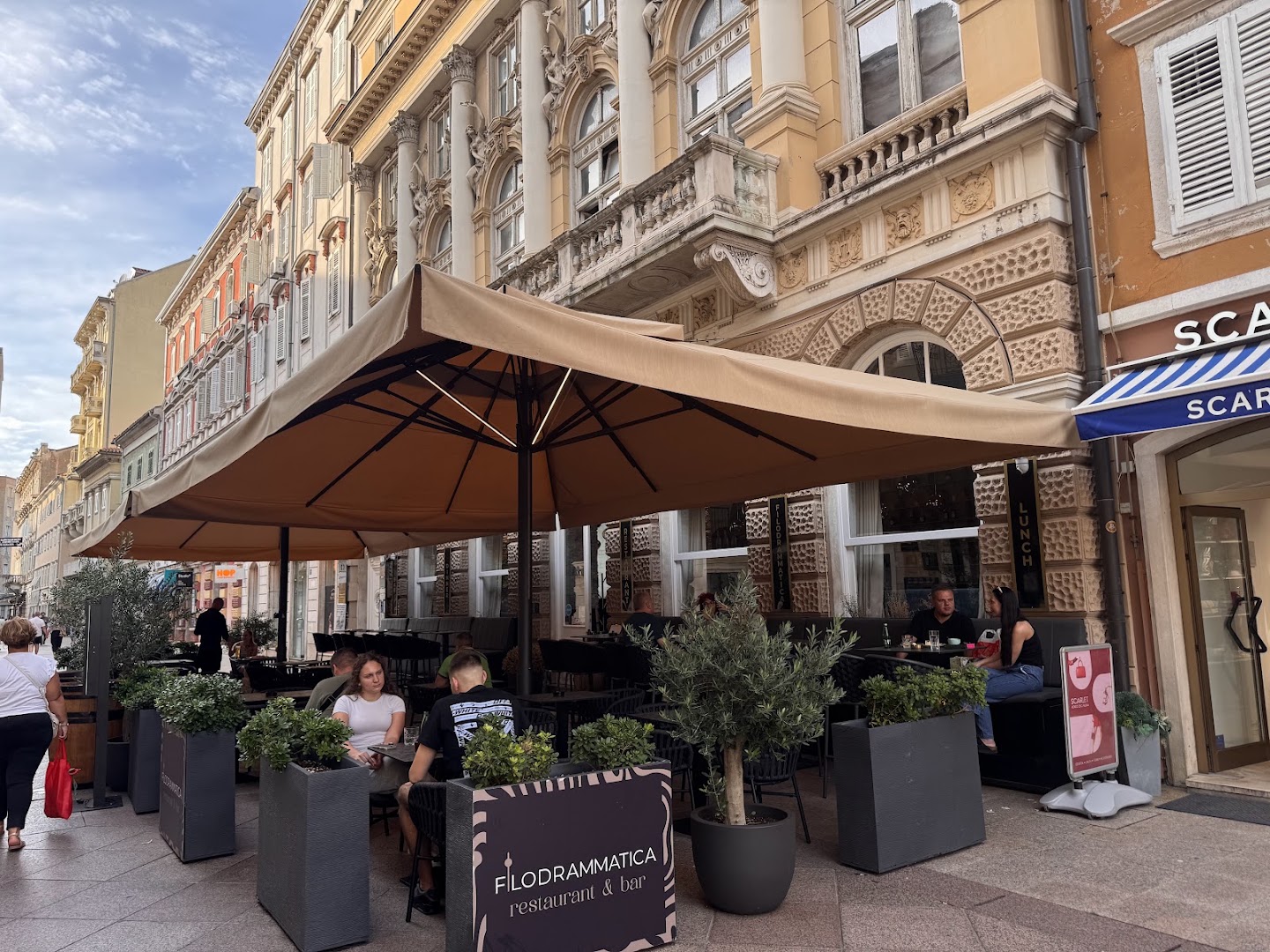Filodrammatica Restaurant & Bar: clear, professional shot of terrace