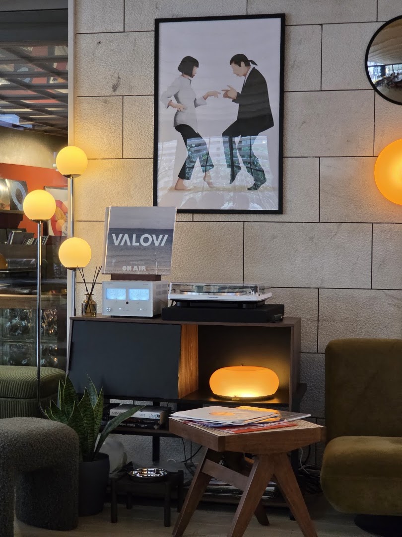 Hidden Jam: stylish interior captures venue atmosphere