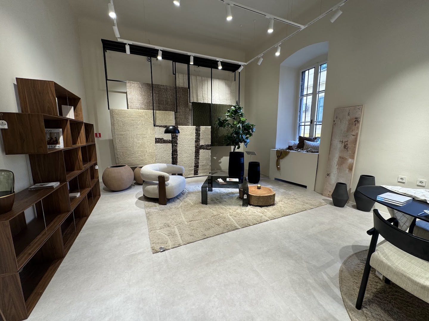 Kave Home Rijeka: professional interior shop display photo