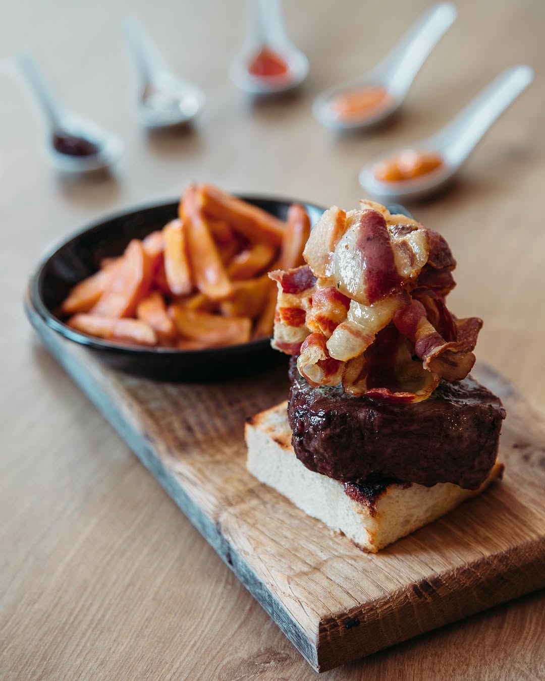 Opera Bistro & Bar: appetizing, high-quality food photography
