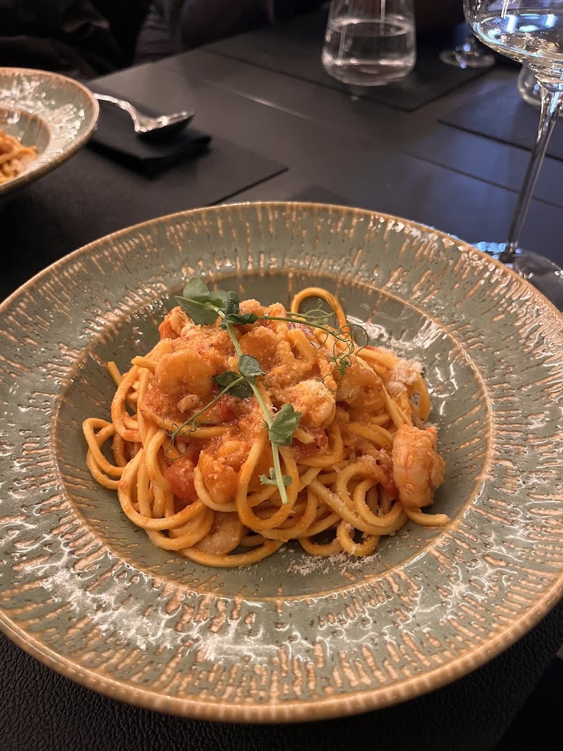 Rue Wine & Dine: appetizing, high-quality food photography