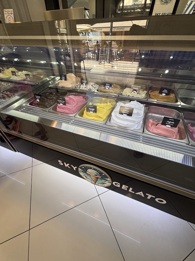 Sky Gelato: clear display of gelato products