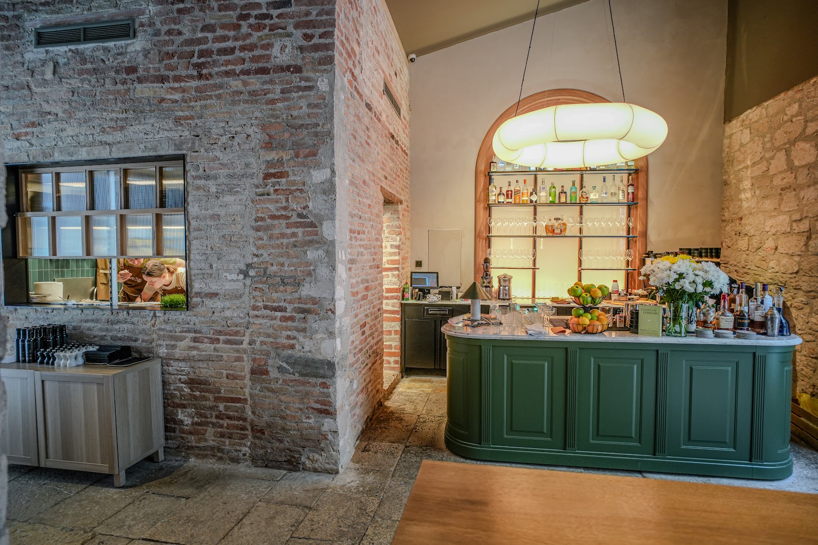 Twin Figs: high quality interior bar shot