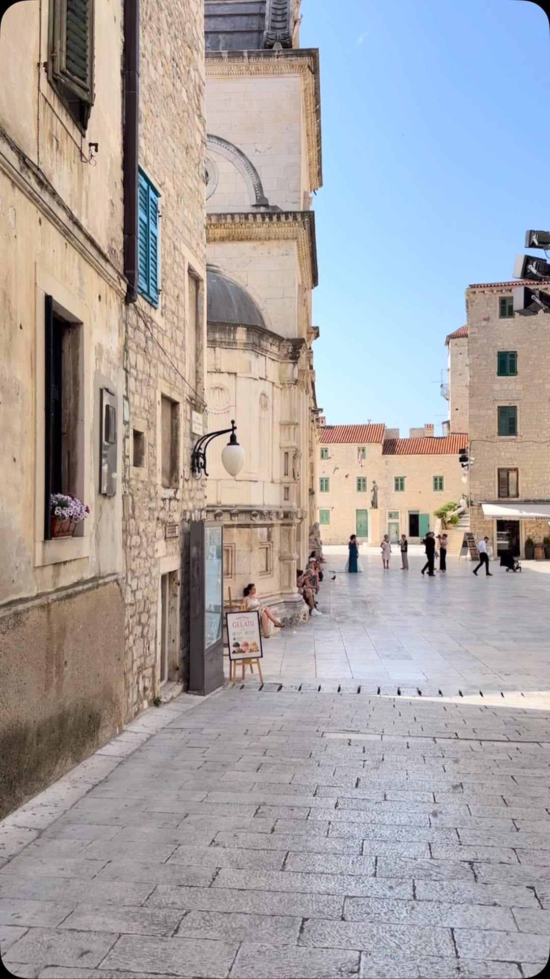 Dolcetto: shop location and atmosphere