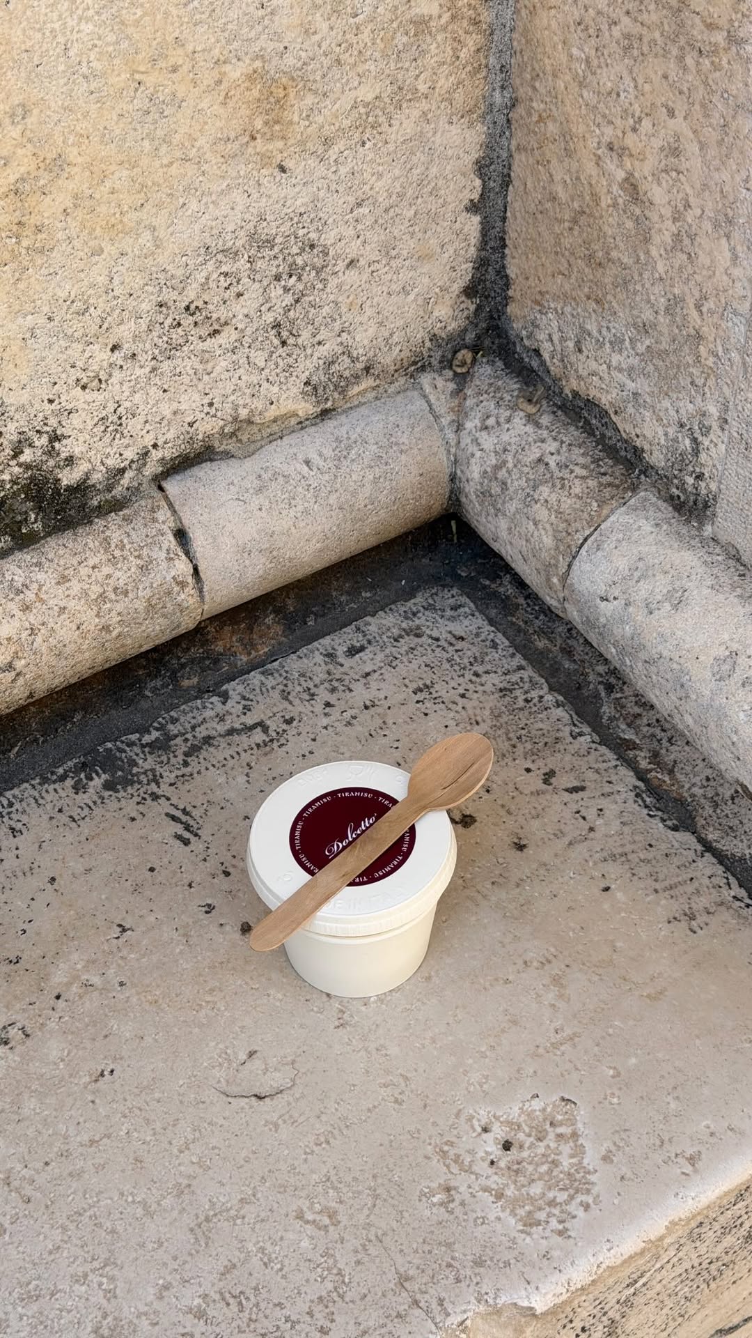 Dolcetto: clear product shot with branding