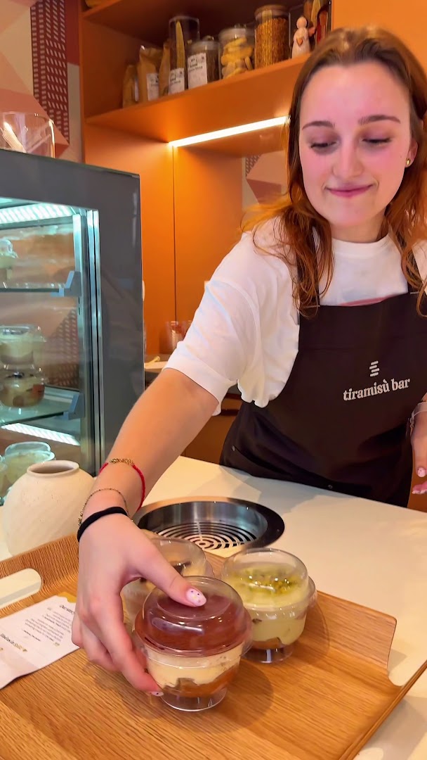 Tiramisu Bar: professional staff serving quality product