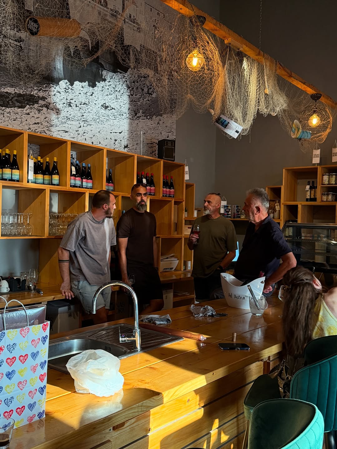 Zeru Wine: authentic venue atmosphere